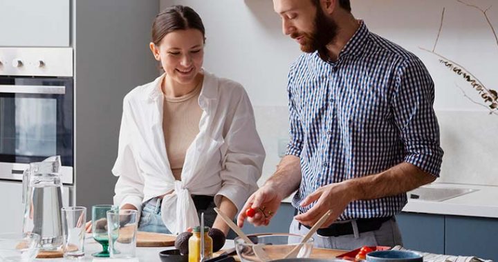 Blog Header Couple Cooking