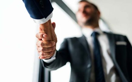 Blog Handshake Selling Business