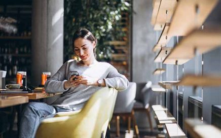 Blog Using Phone Cafe